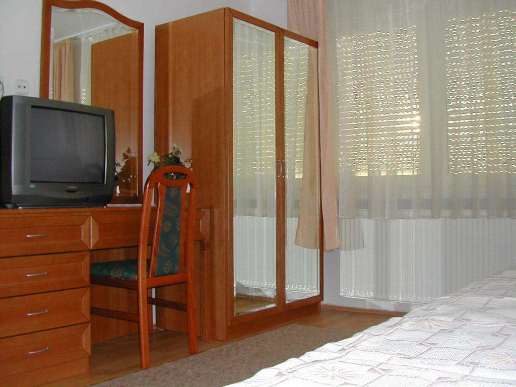 Panorama Apartmanhaz Sárvár Zimmer foto