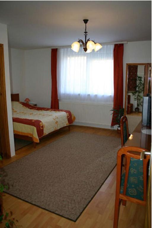 Panorama Apartmanhaz Sárvár Zimmer foto